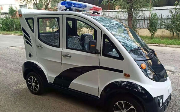 仁布警用巡逻车